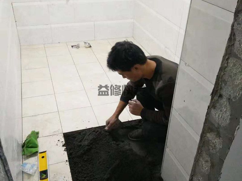 佛山顺德区卫生间贴砖