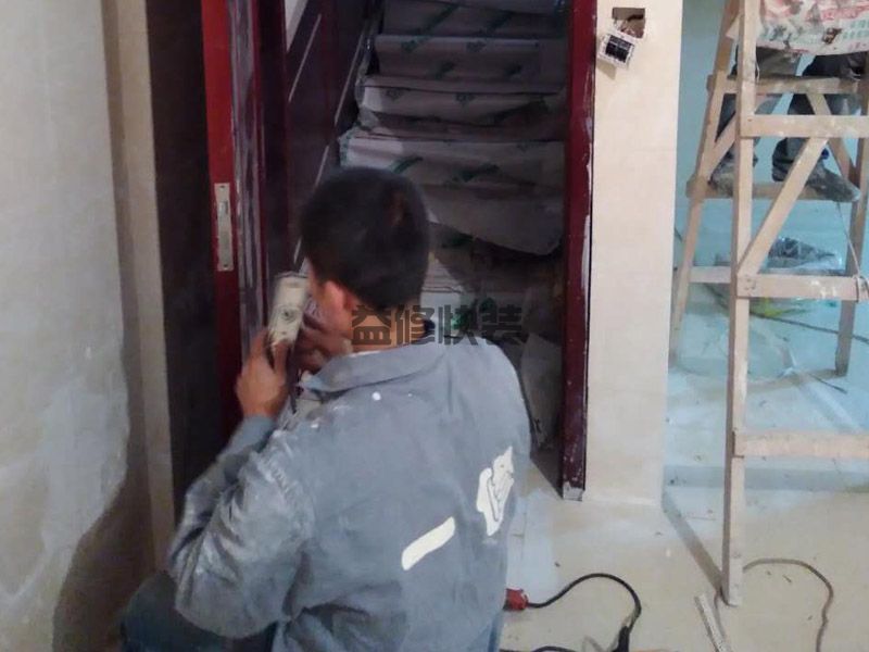 深圳大鹏新区安装门