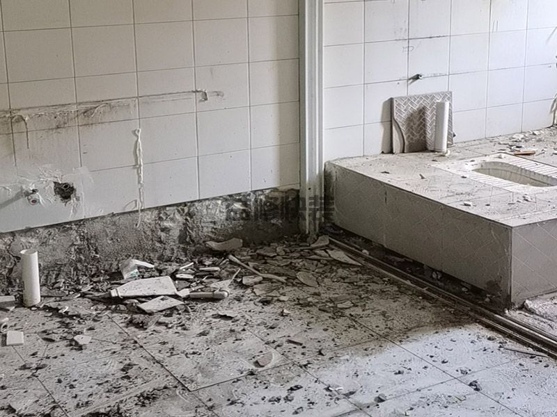 天津河北区公共卫生间拆除,墙面翻新,地面抹灰