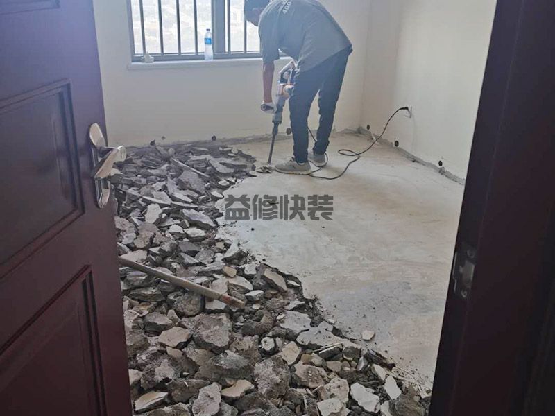 南昌青云谱区木地板改换瓷砖,客厅改造
