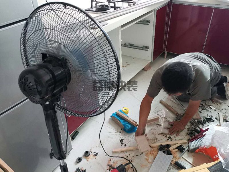 赣州上犹县秀厨房柜门,客厅改造,门窗维修