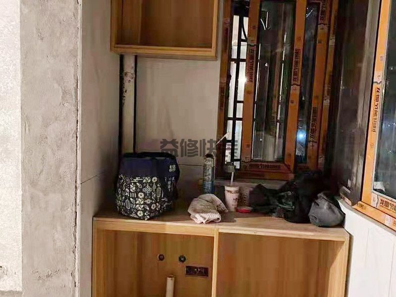 成都龙泉驿客厅阳台装修,卫生间改造,厨房翻新