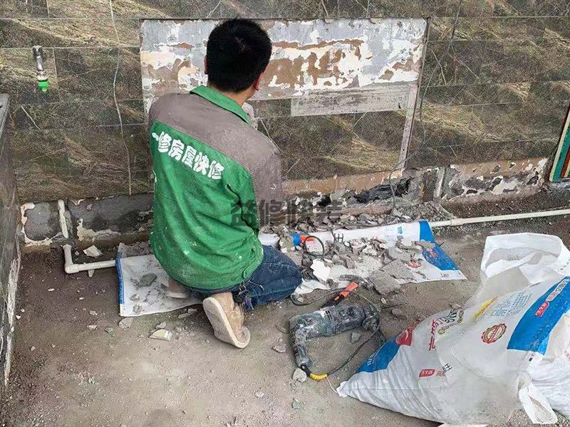 广安武胜县外墙瓷砖局部改造,水管安装,墙面粉刷