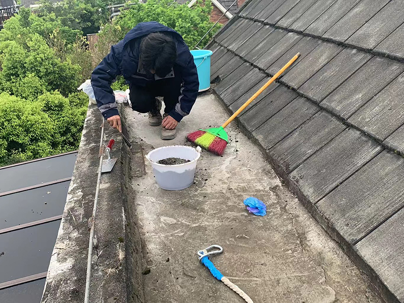 鹤壁屋顶漏水找谁维修靠谱_鹤壁解决屋顶漏水大概是多少钱(图3) 1 (2).jpg