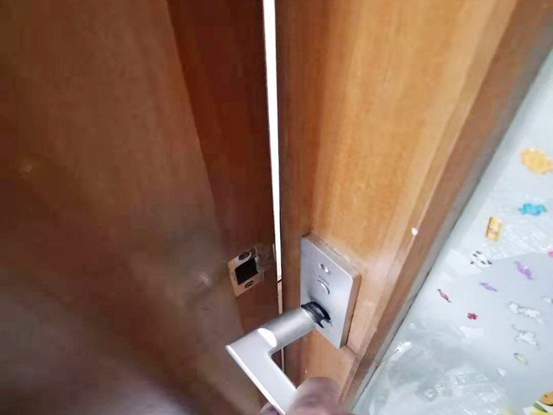 青岛木门维修上门电话-青岛门窗公司哪个好(图1) 002 (72).jpg