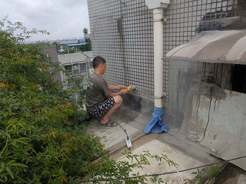 盐城房屋补漏用什么材料好-盐城楼顶漏水维修方案(图1) 002 (145).jpg