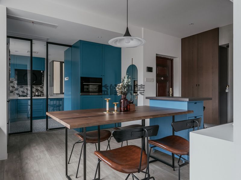 南充老房子餐厅装修墙板如何安(图3) 56ca5c92b4a7c0a3b68d312f840d305c.jpg