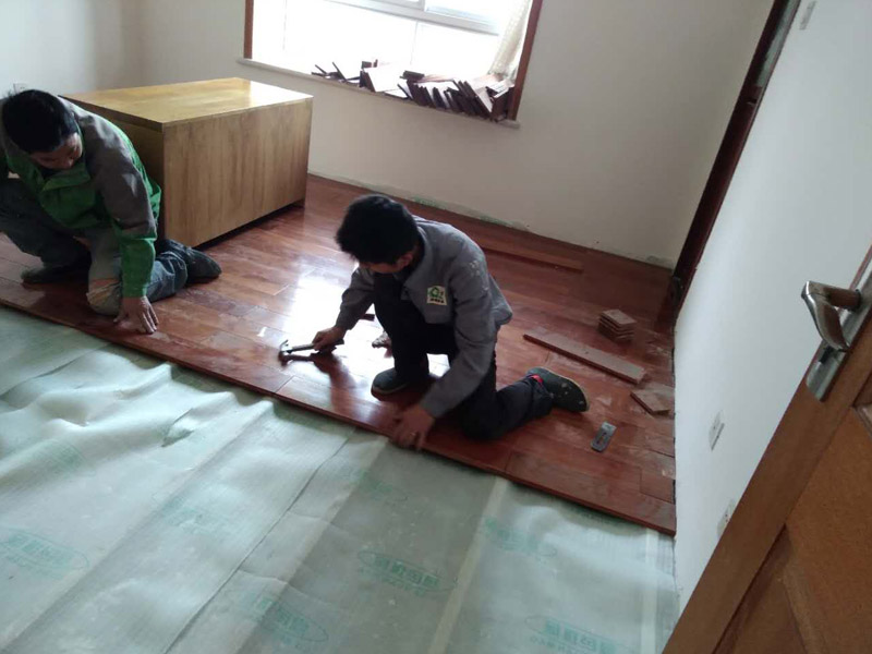 宁波地面木地板翻新应该如何打磨上漆(图2) 002 (10).jpg