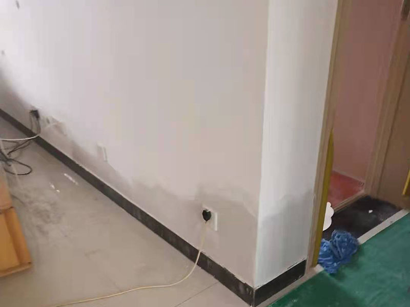 郑州墙面旧墙布翻新，可以直接刷乳胶漆吗