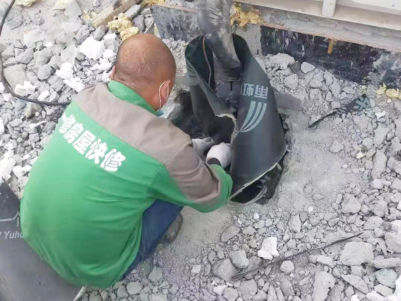 郑州防水补漏正规公司哪家好(图3) 002 (168).jpg