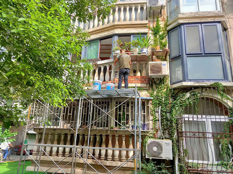 建筑外墙清洗的正确方式有哪些(图1) 202009181418.jpg