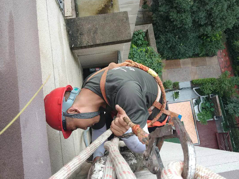 墙面渗水检修常见的状况有哪些(图1) fsbl_008.jpg