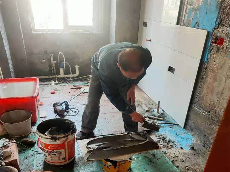 卫生间墙面渗水怎么解决？