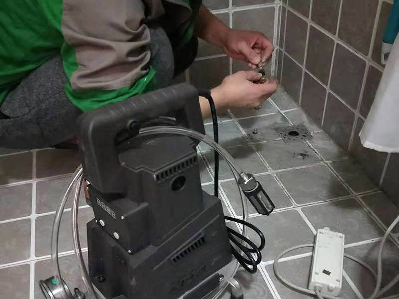 厨房漏水到楼下，怎么检测维修？