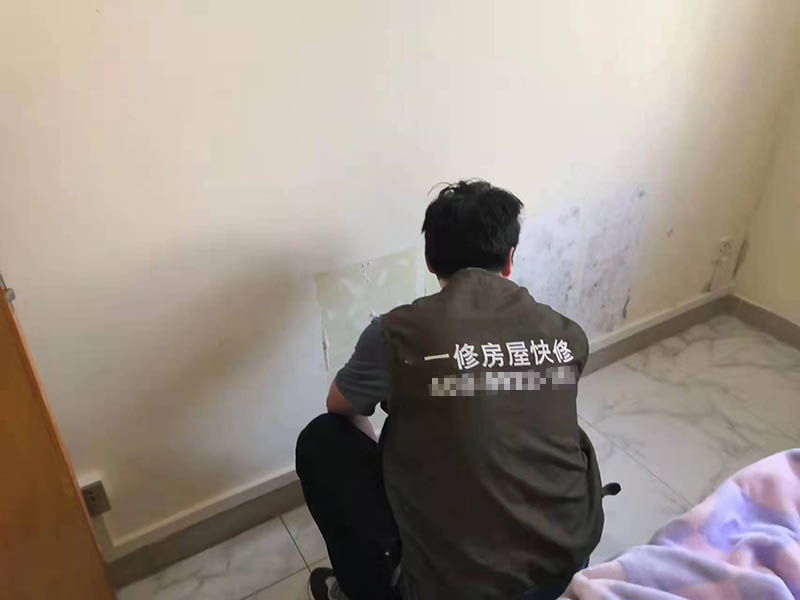 踢脚线和墙面的缝隙怎么处理(图2) qm01 (24).jpg