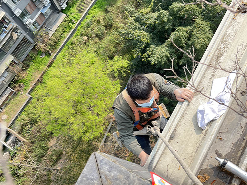 墙和屋顶瓦的缝隙怎么处理(图1) 微信图片_202303220935131f(1).jpg