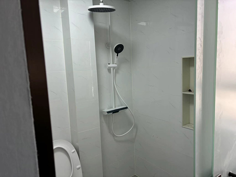 洗澡间墙边地缝怎么处理(图2) mmexport1703648578882.jpg