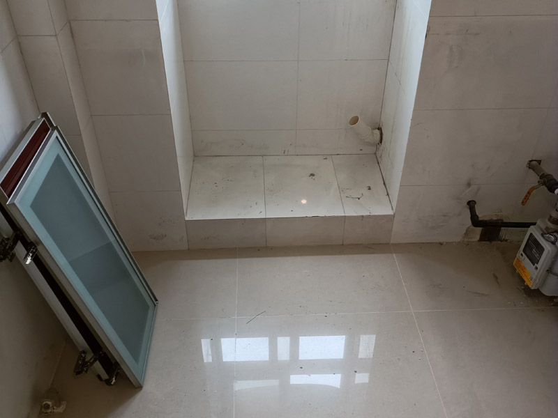 卫生间瓷砖用多大尺寸好看(图2) mmexport1711346236894.jpg