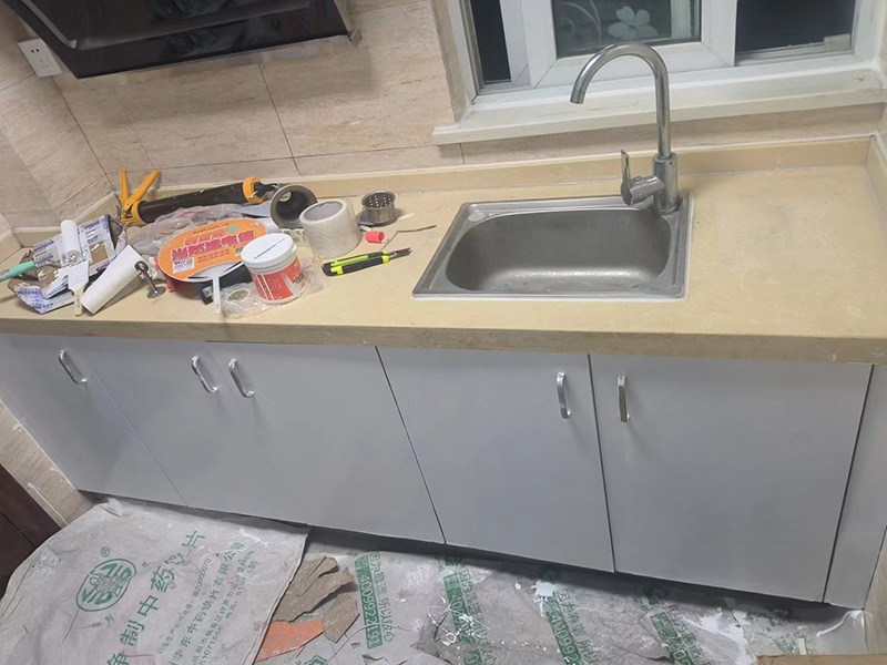 整体橱柜和砖砌橱柜哪个更美观