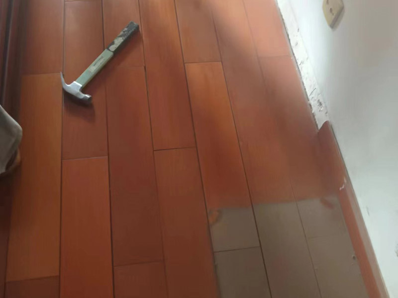 木地板起鼓怎么修复(图1) mmexport1711346192317.jpg
