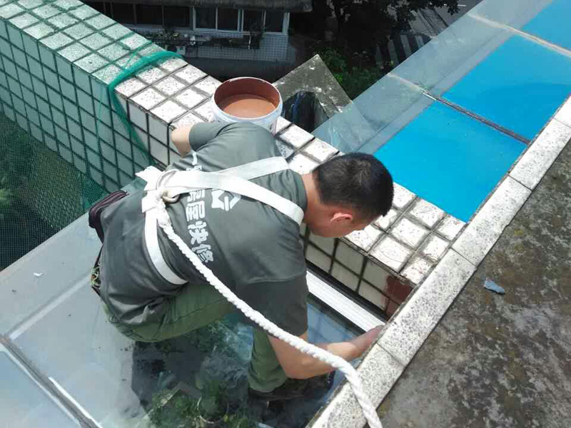 凤凰世纪花园阳台防水装修(图2) 凤凰世纪花园阳台防水装修(图2)