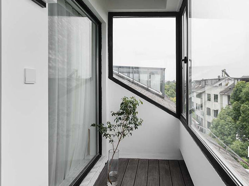 武汉有那些装修公司可以做局部翻新改造，武汉阳台翻新改造要多少钱