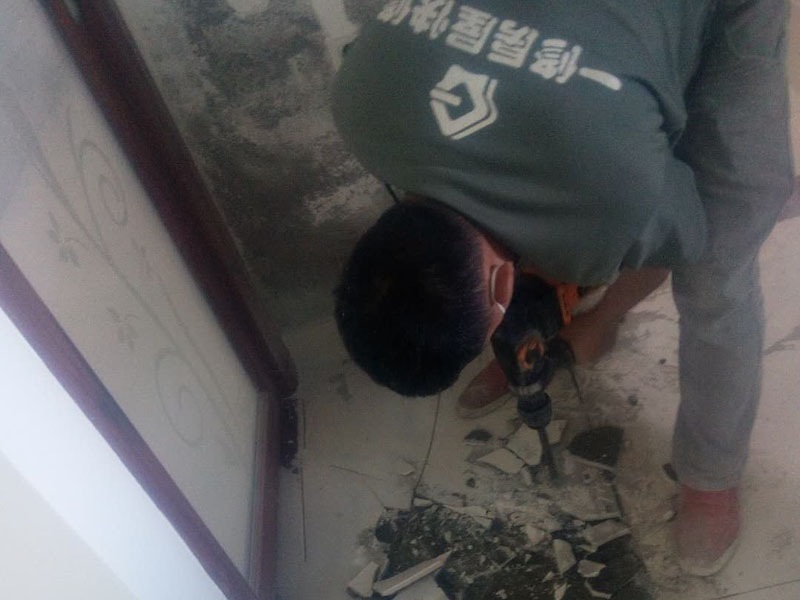 华清学府城厨房水管改造(图1) 华清学府城厨房水管改造(图1)