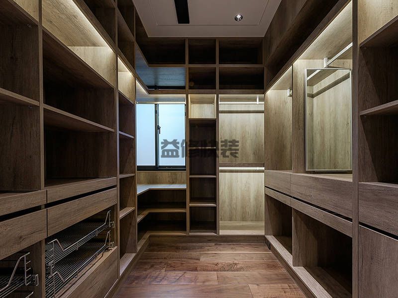 重庆出租房如何简单装修,重庆出租房的衣帽间要怎么改造