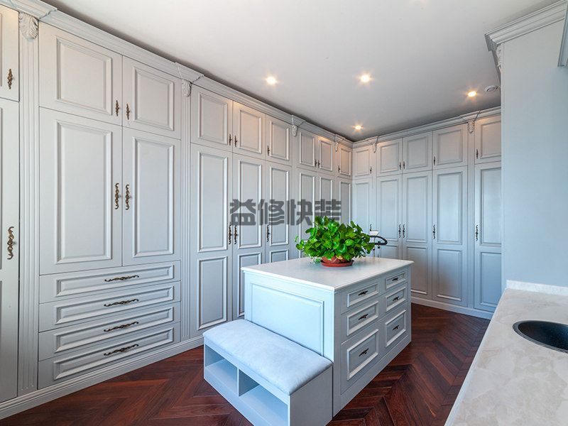 苏州出租房如何简单装修,苏州出租房的衣帽间要怎么改造(图1) 苏州出租房如何简单装修,苏州出租房的衣帽间要怎么改造