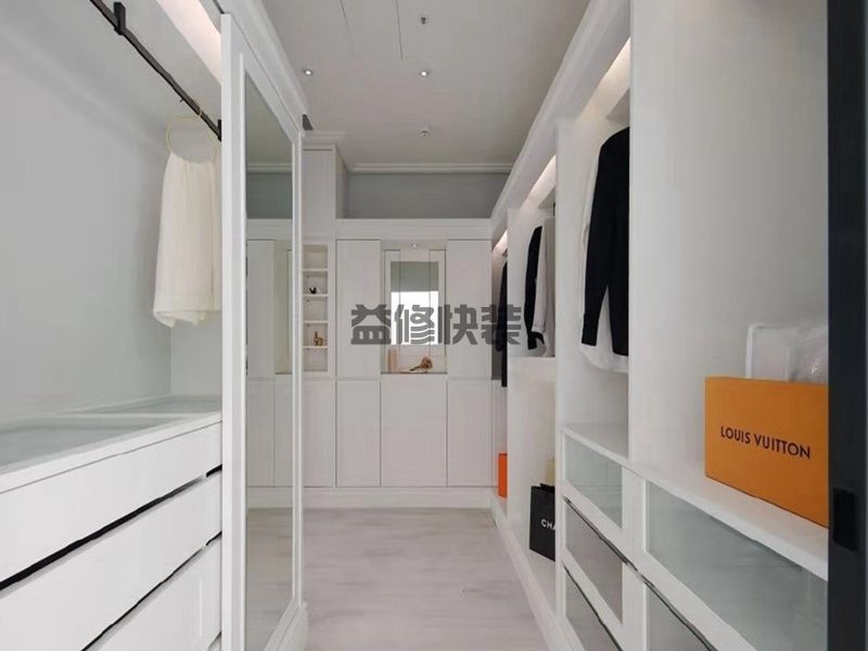 北京出租房如何简单装修,北京出租房的衣帽间要怎么改造(图1) 北京出租房如何简单装修,北京出租房的衣帽间要怎么改造