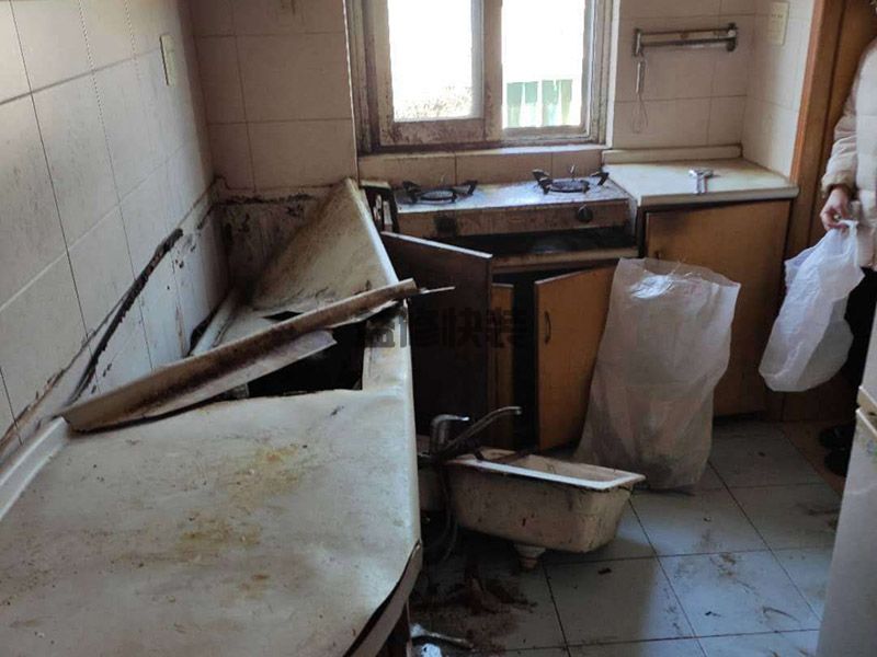 新城区厨房漏水怎么办_西安新城区厨房漏水到楼下怎样维修(图3) 新城区厨房漏水怎么办_西安新城区厨房漏水到楼下怎样维修(图3)