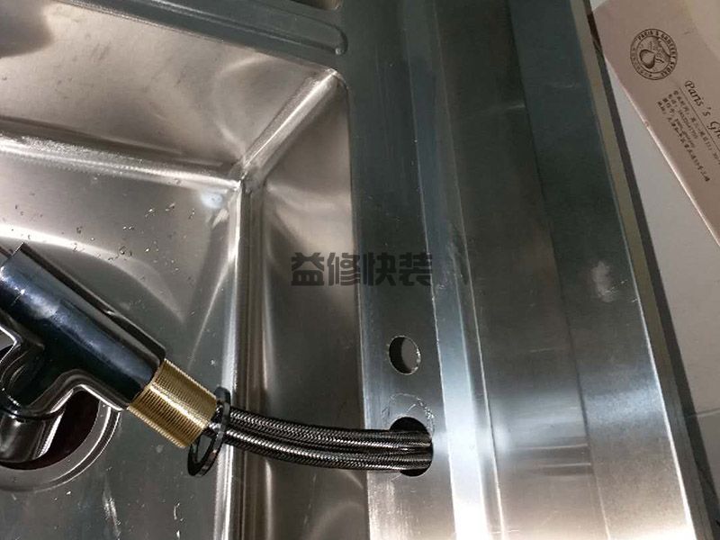 东西湖区厨房漏水怎么办_武汉东西湖区厨房漏水到楼下怎样维修(图2) 东西湖区厨房漏水怎么办_武汉东西湖区厨房漏水到楼下怎样维修(图2)