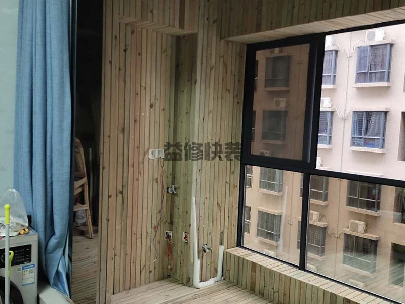 郑州上街区阳台木板刷清漆(图3) 郑州上街区阳台木板刷清漆(图3)