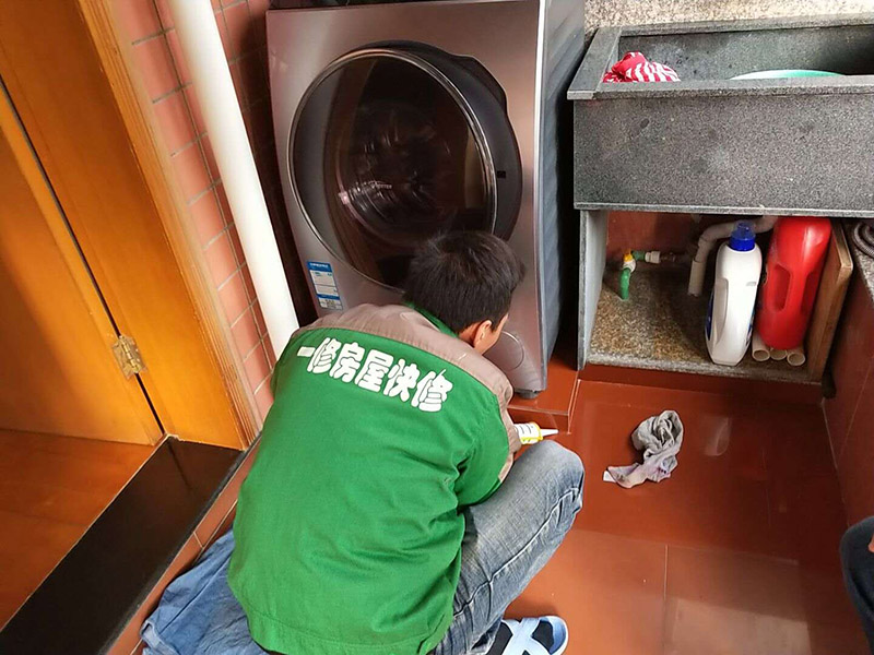 肥东县厨房漏水怎么办_合肥肥东县厨房漏水到楼下怎样维修(图2) 肥东县厨房漏水怎么办_合肥肥东县厨房漏水到楼下怎样维修(图2)