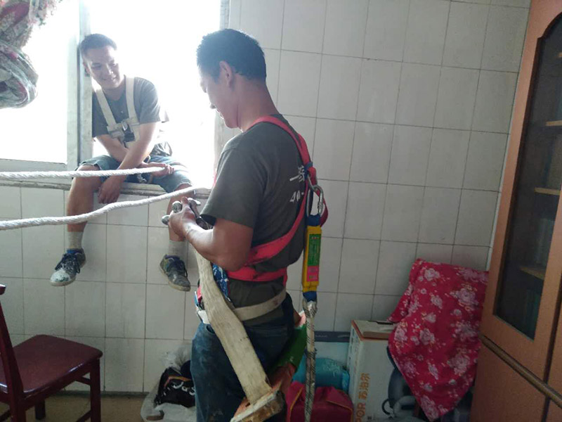 普陀区厨房漏水怎么办_上海普陀区厨房漏水到楼下怎样维修(图3) 普陀区厨房漏水怎么办_上海普陀区厨房漏水到楼下怎样维修(图3)