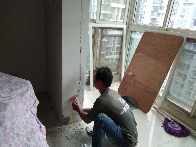 栖霞区厨房漏水怎么办_南京栖霞区厨房漏水到楼下怎样维修(图2) 栖霞区厨房漏水怎么办_南京栖霞区厨房漏水到楼下怎样维修(图2)