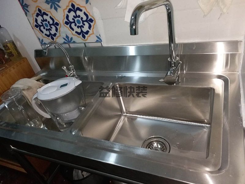 海淀区厨房漏水怎么办_北京海淀区厨房漏水到楼下怎样维修(图1) 海淀区厨房漏水怎么办_北京海淀区厨房漏水到楼下怎样维修(图1)