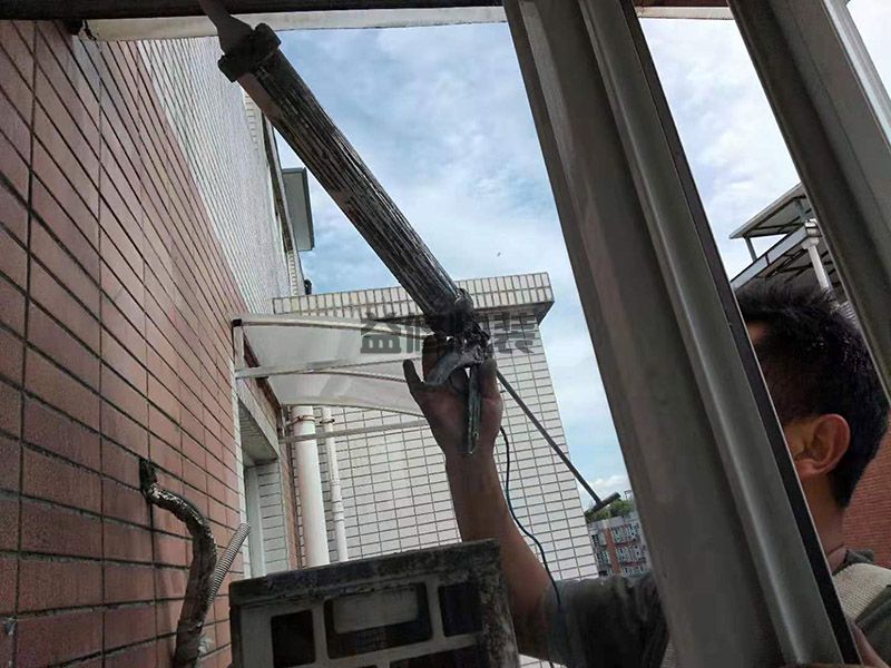 鄂州鄂城区窗户刷防水打胶(图2) 鄂州鄂城区窗户刷防水打胶(图2)