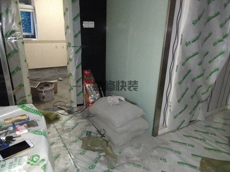 卫生间地砖想换怎么办,屋主需要把防水敲掉重新再做(图1) 卫生间地砖想换怎么办,屋主需要把防水敲掉重新再做(图1)