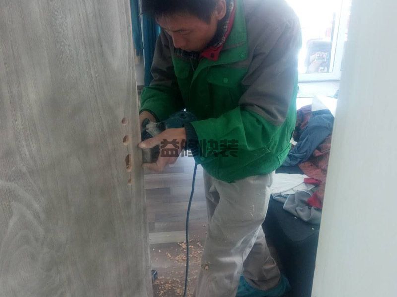 鄂州鄂城区安装门和书架(图2) 鄂州鄂城区安装门和书架(图2)