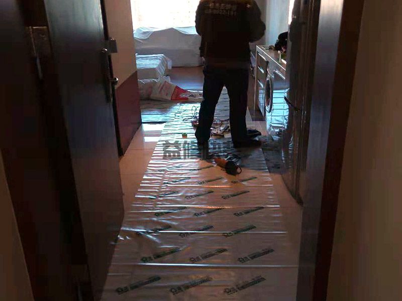 卫生间墙砖如何敲掉,就把敲掉后露出的底材用水泥砂浆抹平(图1) 卫生间墙砖如何敲掉,就把敲掉后露出的底材用水泥砂浆抹平(图1)