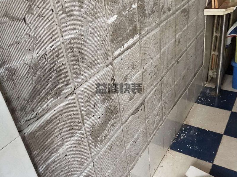 瓷砖掉了只有敲掉重新贴吗，来看看墙上的瓷砖掉了怎么重新粘(图3)