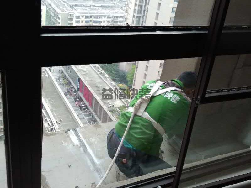 济南济阳区阳光棚基层清理打胶(图3) 济南济阳区阳光棚基层清理打胶(图3)