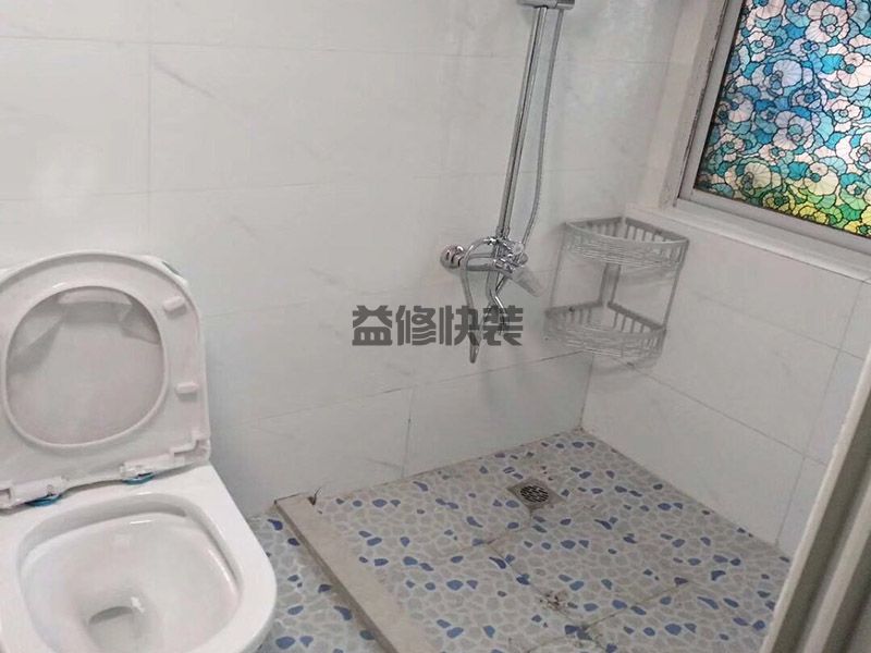 免砸砖卫生间防水补漏,将埋在瓷砖下面的水管做成明管