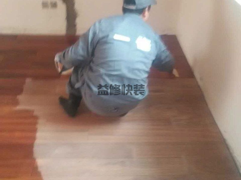 客厅铺80地砖多少钱一平米 地板的价格+20/m2的人工费