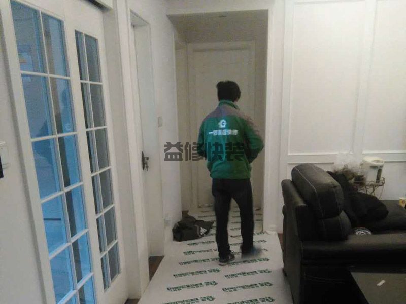 厨房推拉门滑轮怎么修理,吊轨门一般有复轮和单轮(图1) 厨房推拉门滑轮怎么修理,吊轨门一般有复轮和单轮(图1)