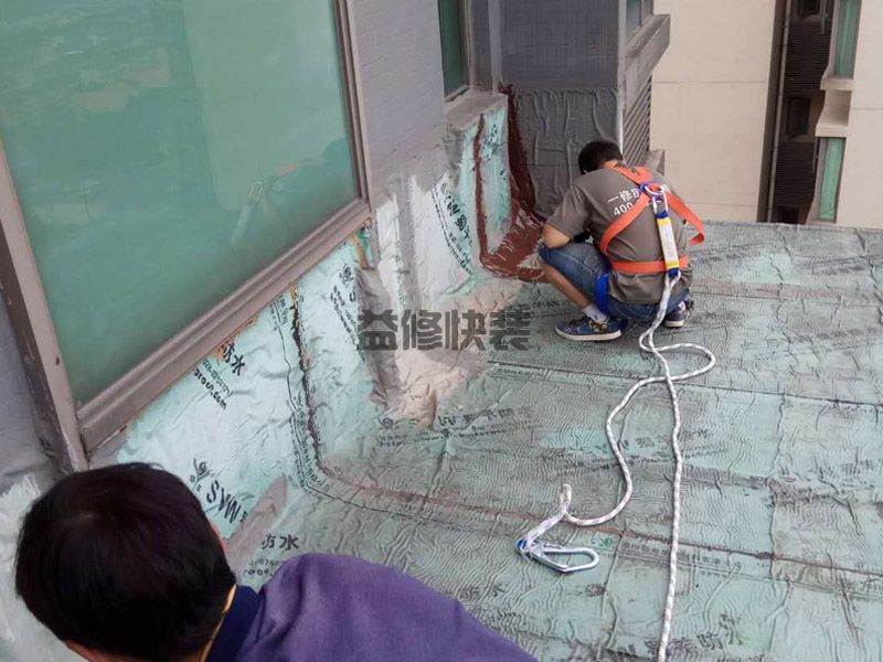 铝合金门锁坏了怎么换,可以从里面用螺丝刀把它给卸下来(图1) 铝合金门锁坏了怎么换,可以从里面用螺丝刀把它给卸下来(图1)