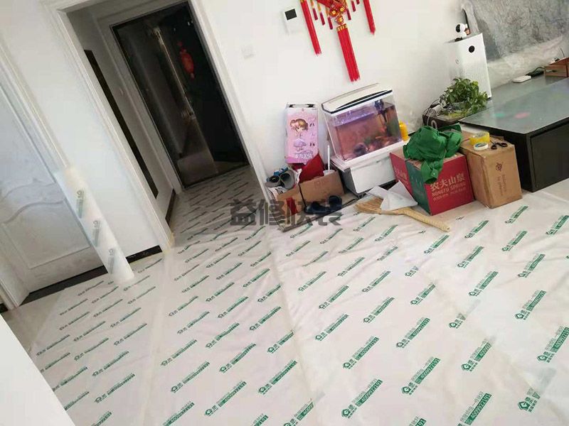 天花板脱落修补妙招,底面必需用钢丝刷擦洗干净(图1) 天花板脱落修补妙招,底面必需用钢丝刷擦洗干净(图1)