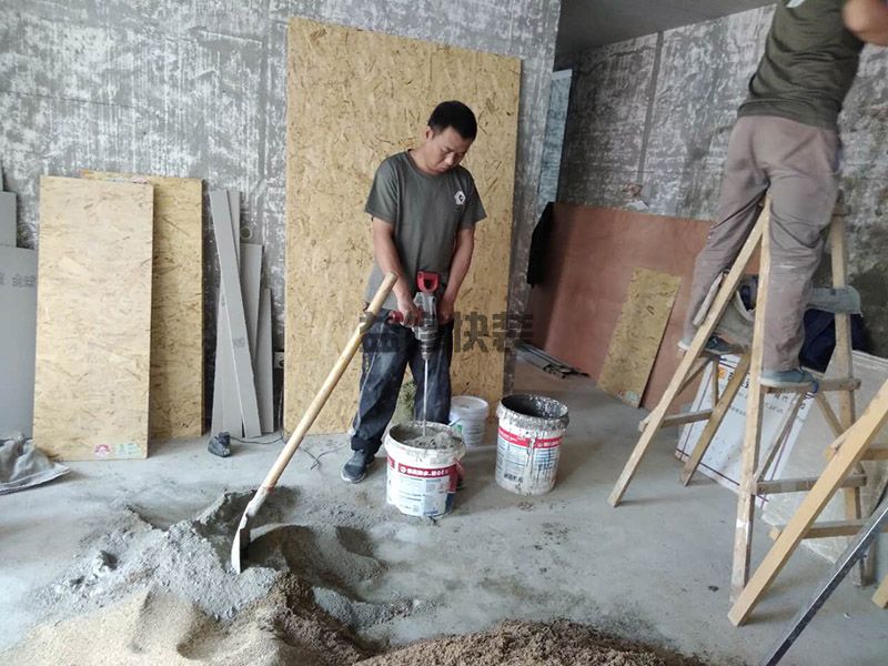 下水道三通管接头漏水怎么办,可以在潮湿基面上直接进行施工(图1) 下水道三通管接头漏水怎么办,可以在潮湿基面上直接进行施工(图1)