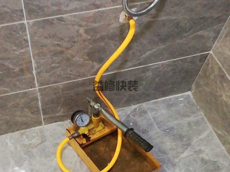 水池下水管与软管接口处漏水,下水管的连接处有橡胶垫密封(图1) 水池下水管与软管接口处漏水,下水管的连接处有橡胶垫密封(图1)